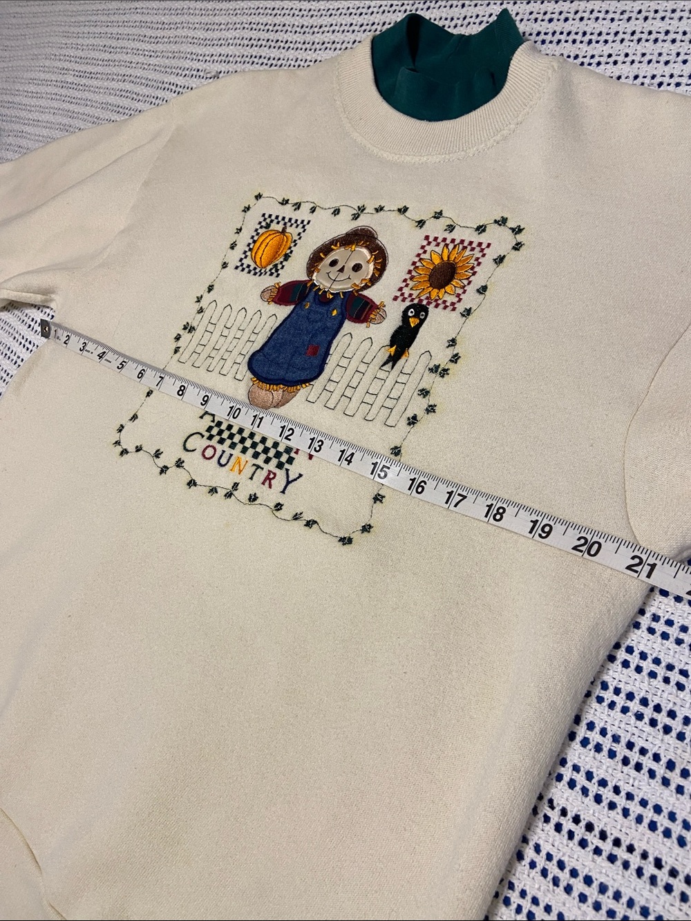 vintage Lee "Autumn Country" sweatshirt from the 1990s Embroidered Design Medium - Picture 9 of 11